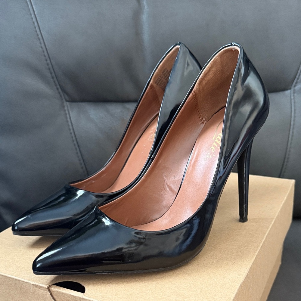 Candie's Glossy Black Heels